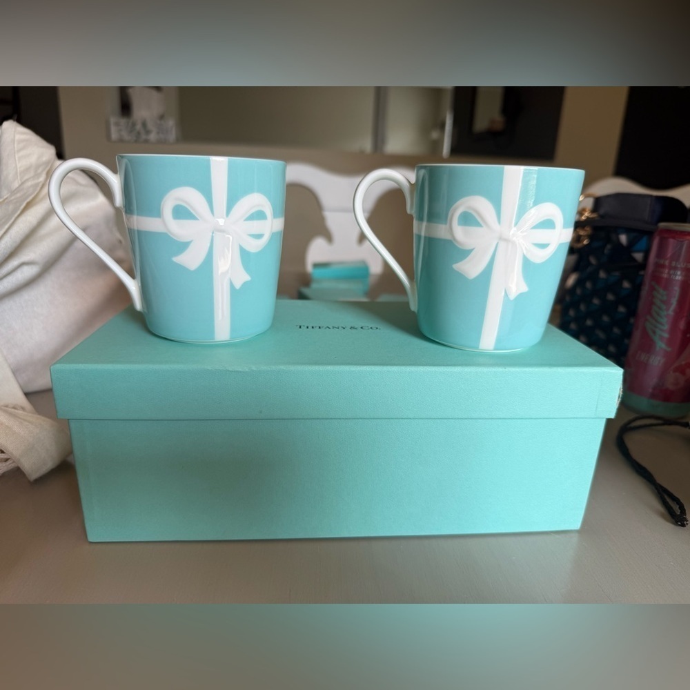 Tiffany & Co. retired iconic blue white ribbon 2 mugs w/box CLEAN authentic